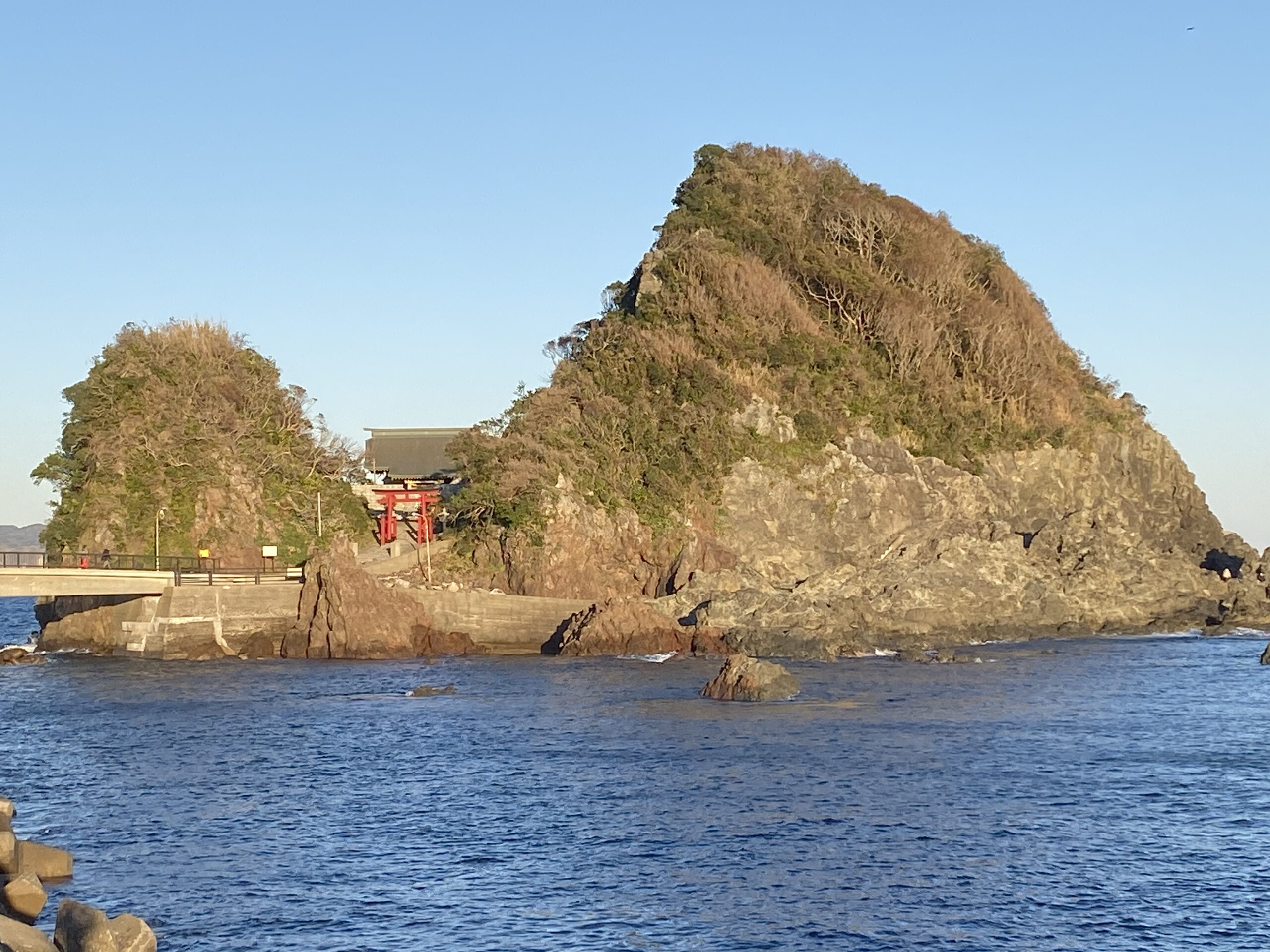 鴨川漁港　弁天島　釣り