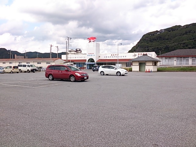 小湊港　駐車場