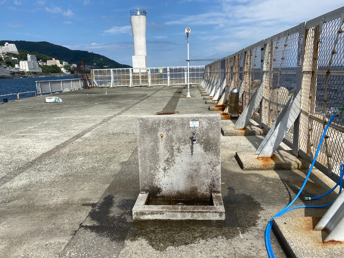 熱海港海釣り施設　釣り