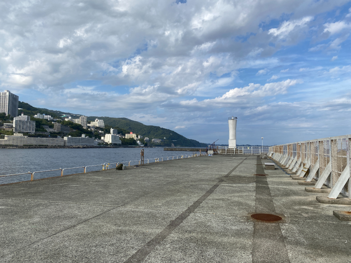 熱海港海釣り施設　釣り