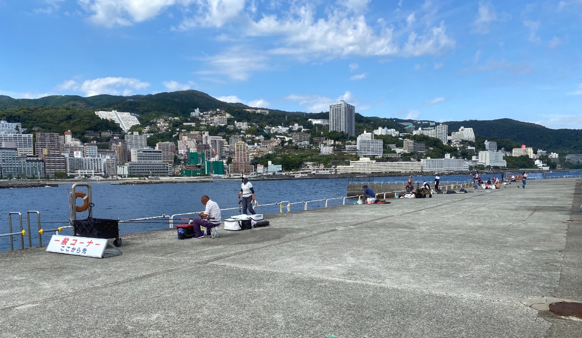 熱海港海釣り施設　釣り