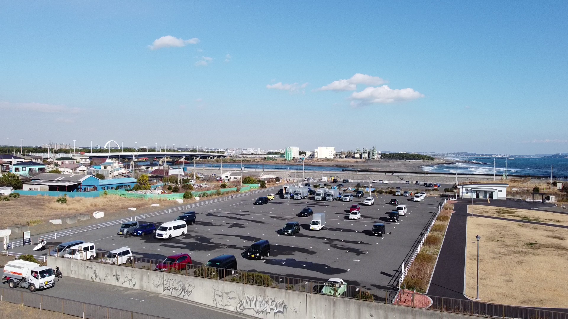平塚新港　駐車場