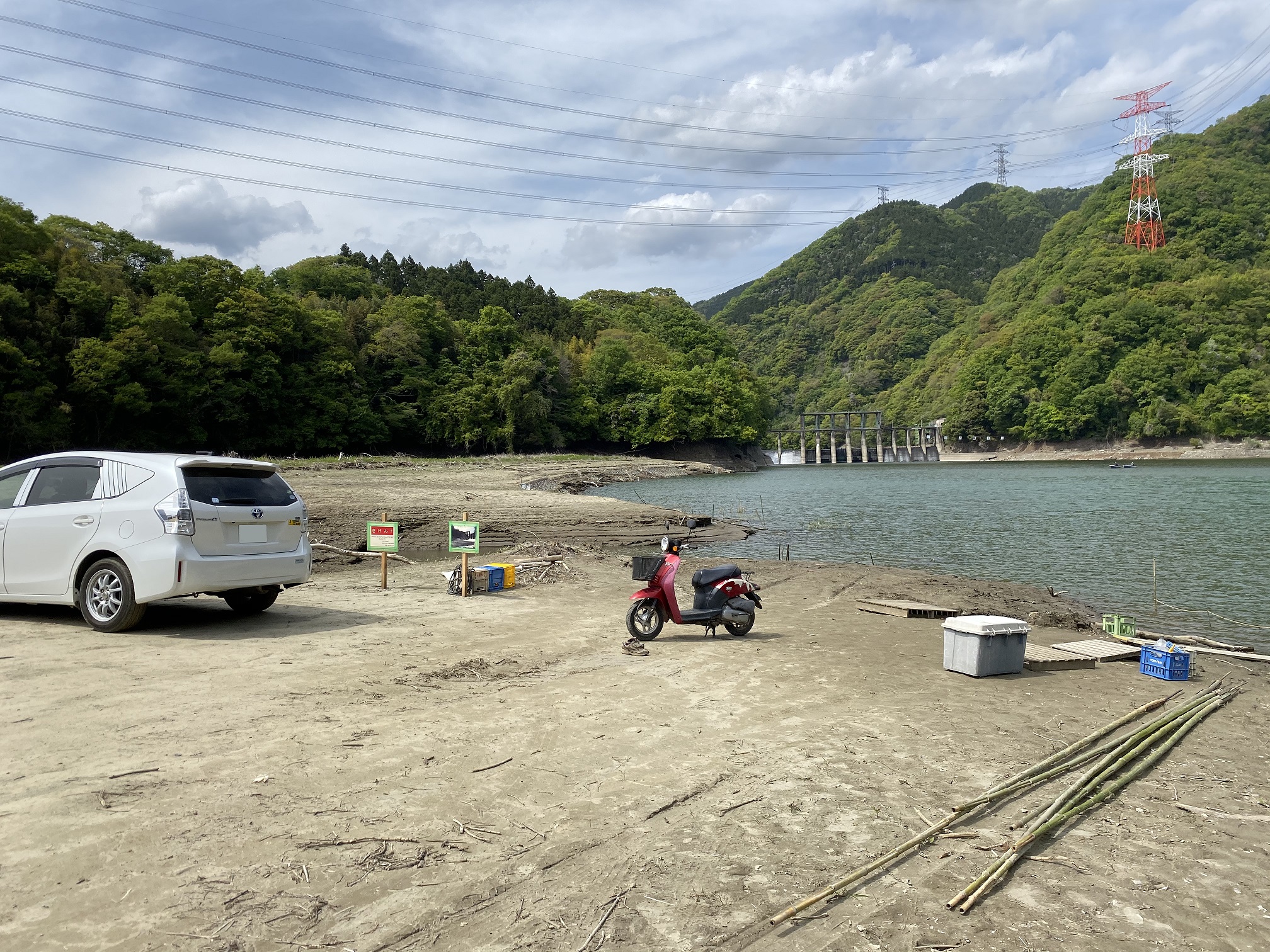 津久井湖　沼本ボート　駐車場