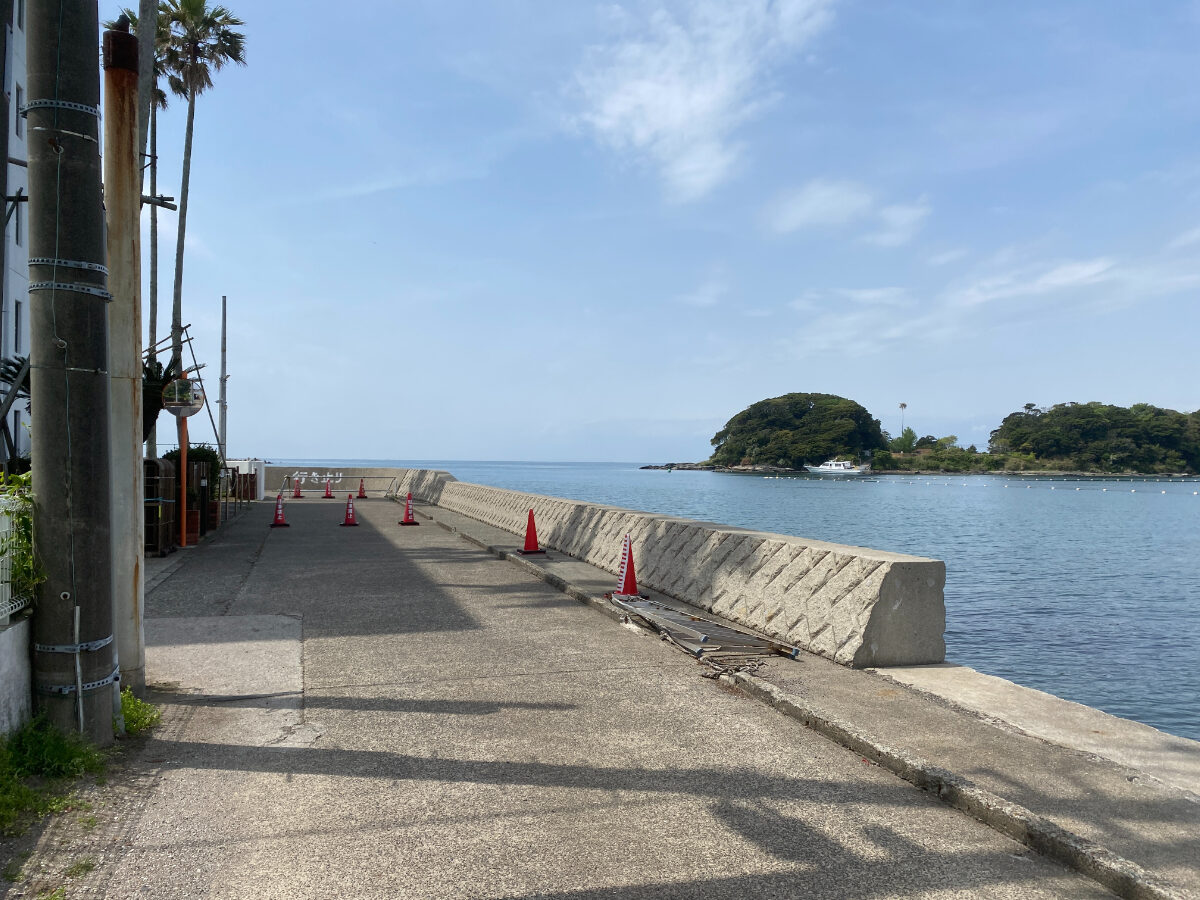 油壷京急マリーナ前　白須護岸