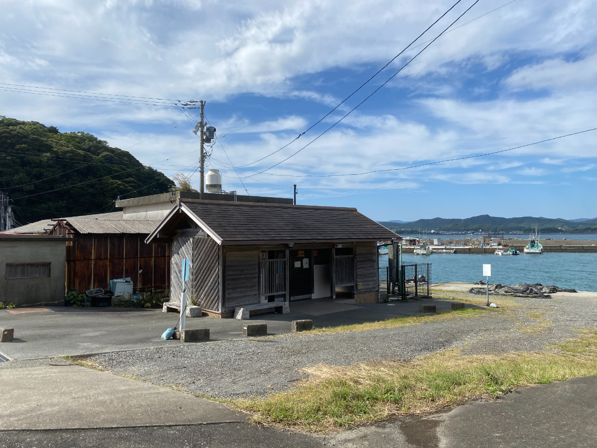 御座港　釣り　トイレ