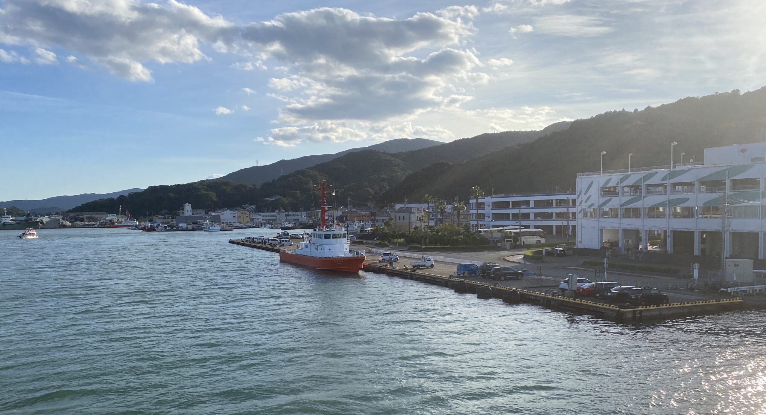 鳥羽フェリー乗り場　釣り