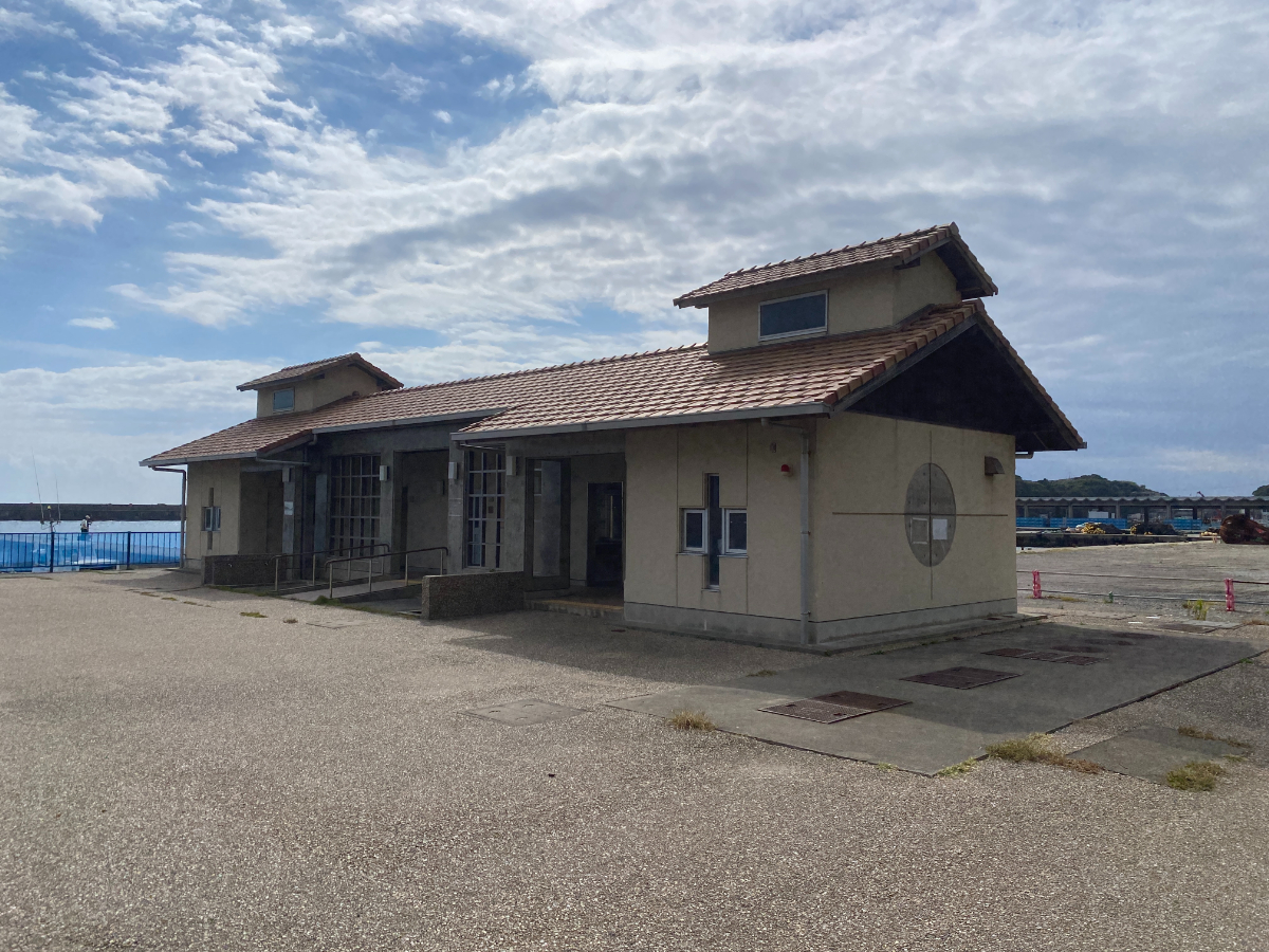 波切漁港　釣り　トイレ