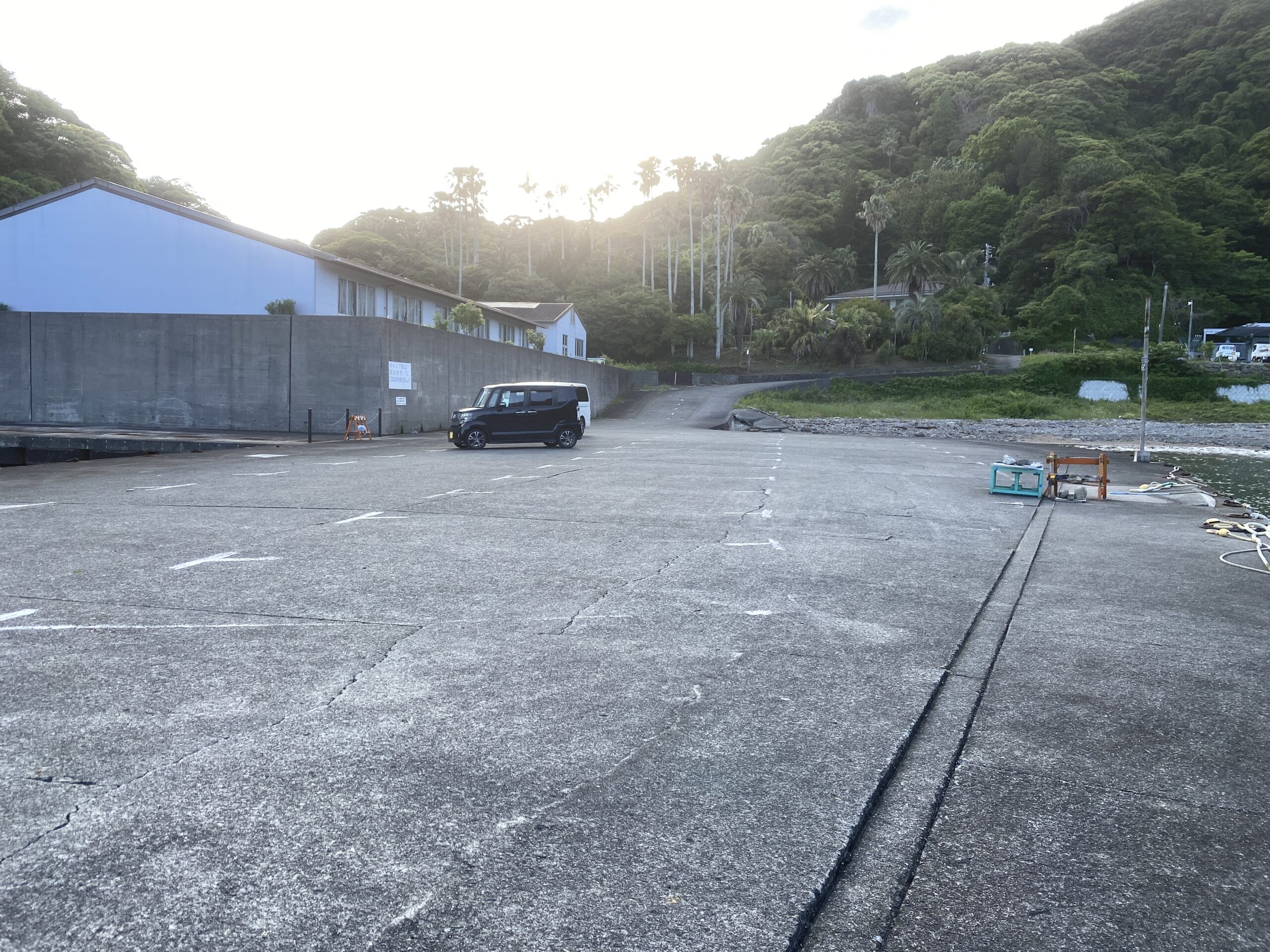 本瀬港　釣り　駐車場