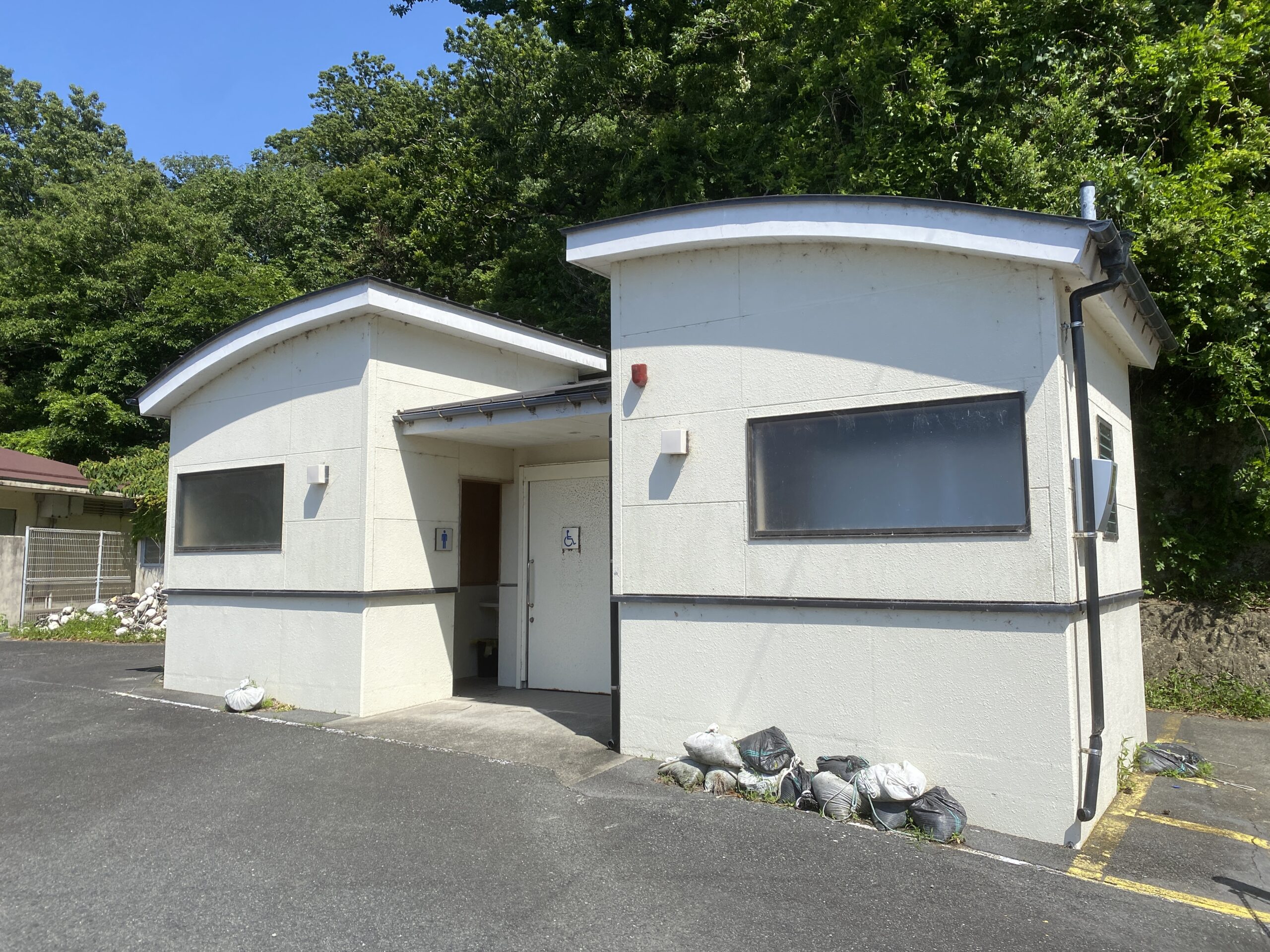 石部漁港　釣り　トイレ