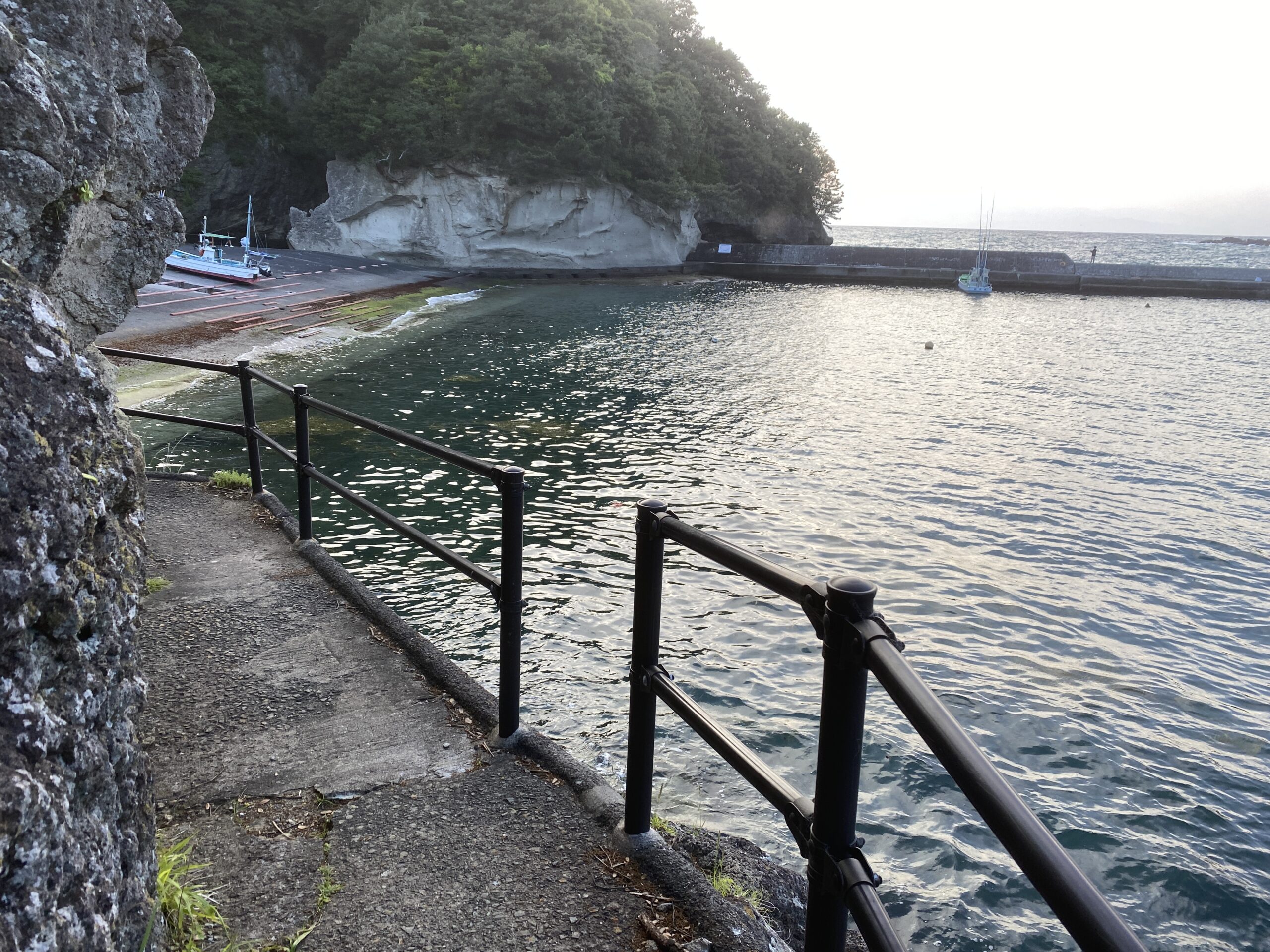 岩地漁港　釣り