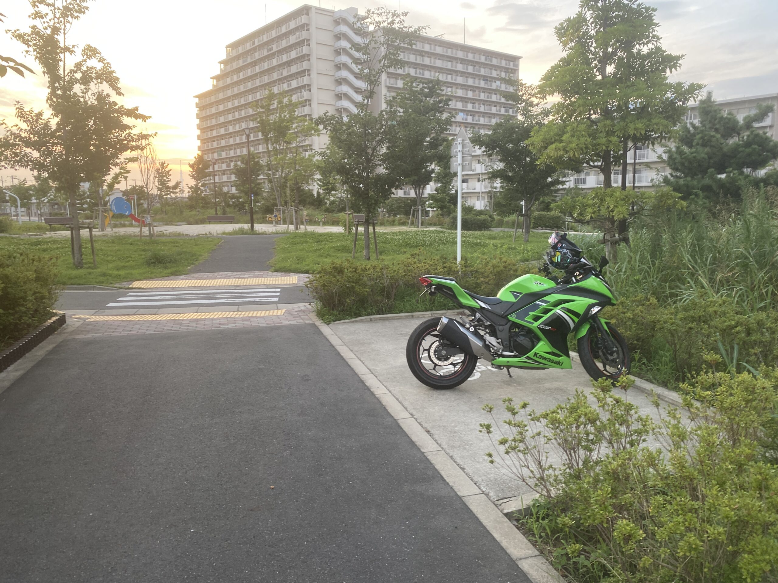 旧江戸川 釣り 東部交通公園前護岸 バイク駐輪場