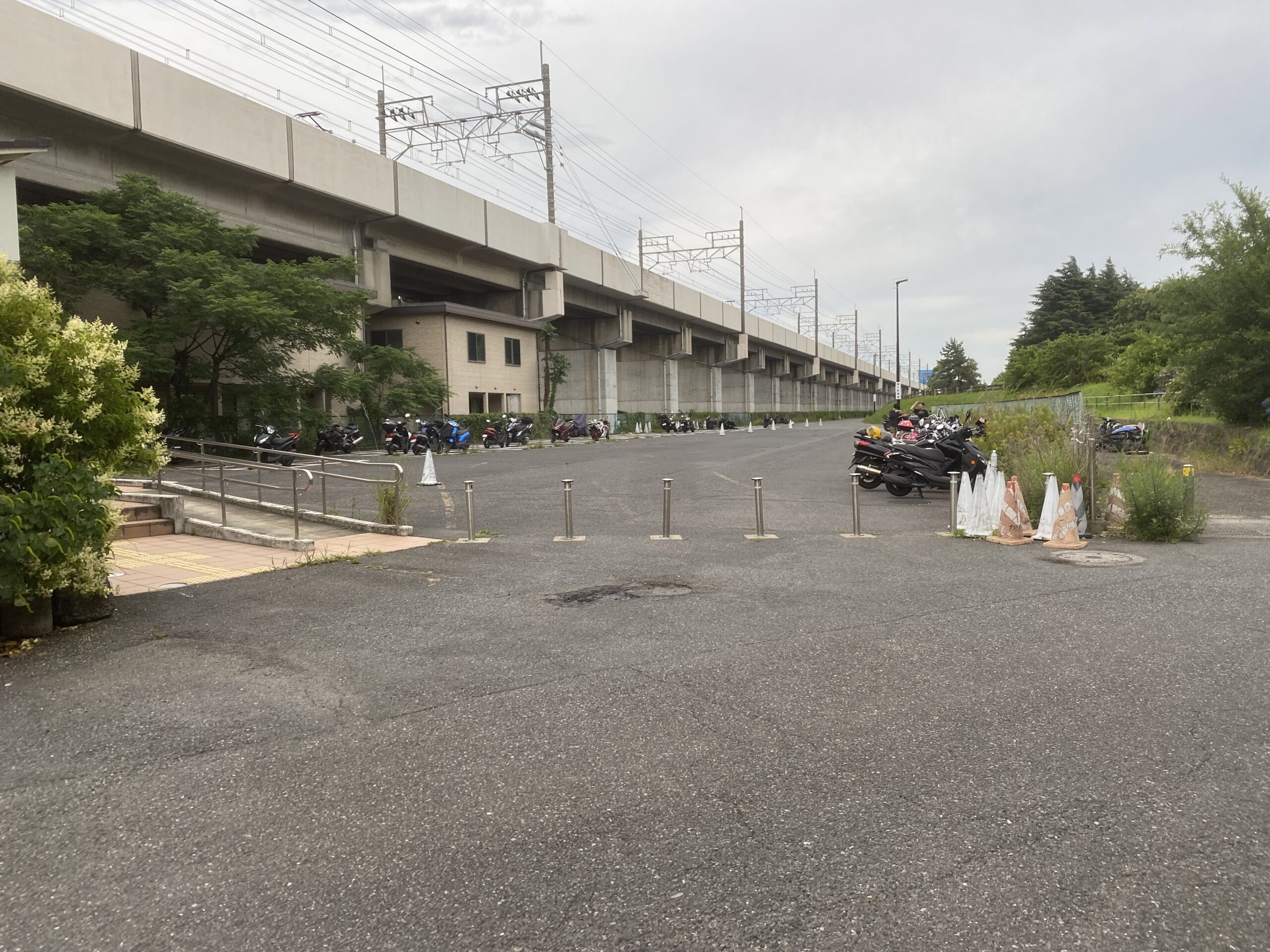 旧江戸川河口　葛西臨海公園東橋休憩所　釣り　駐輪場