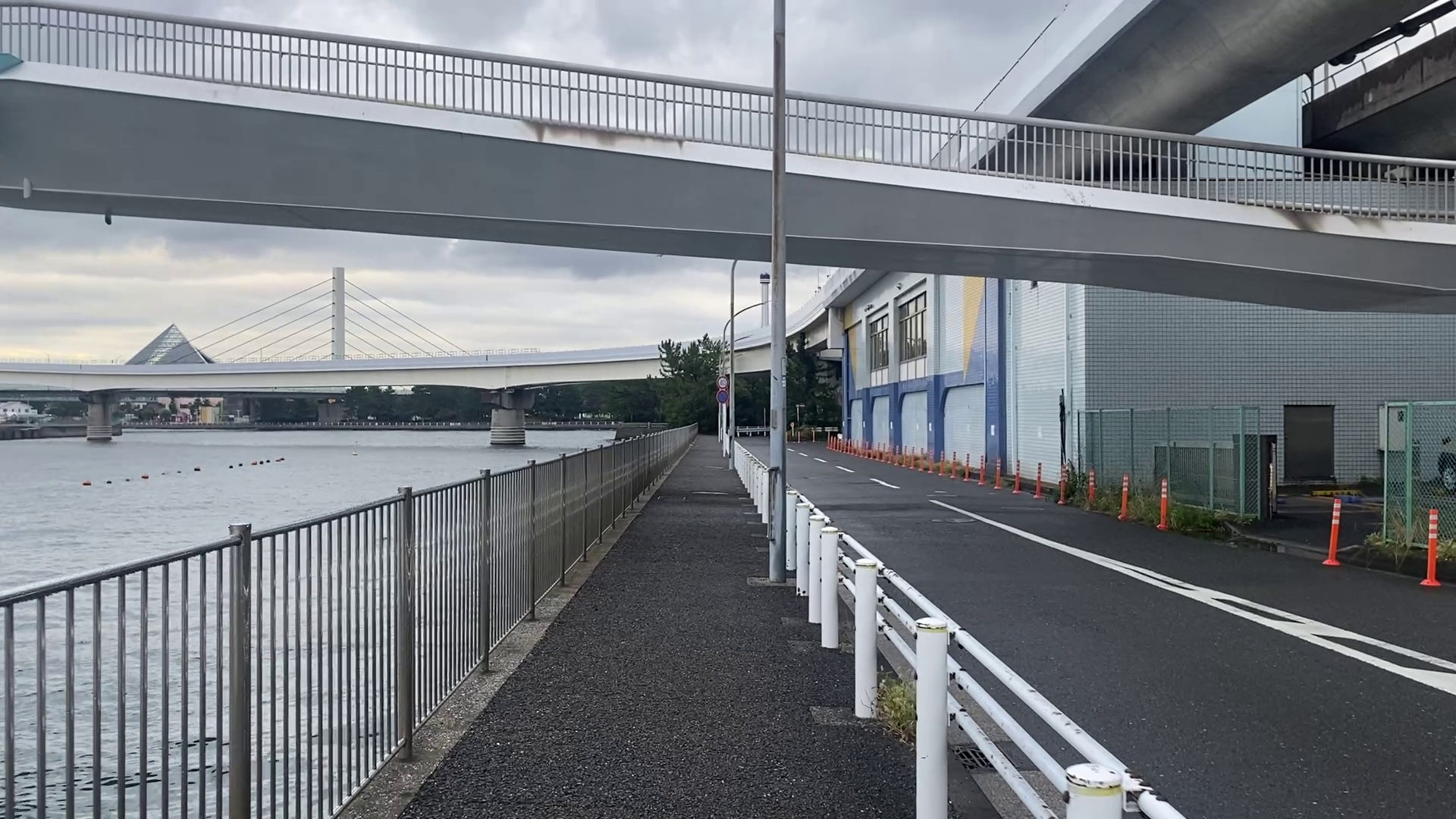 八景島駅前　釣り