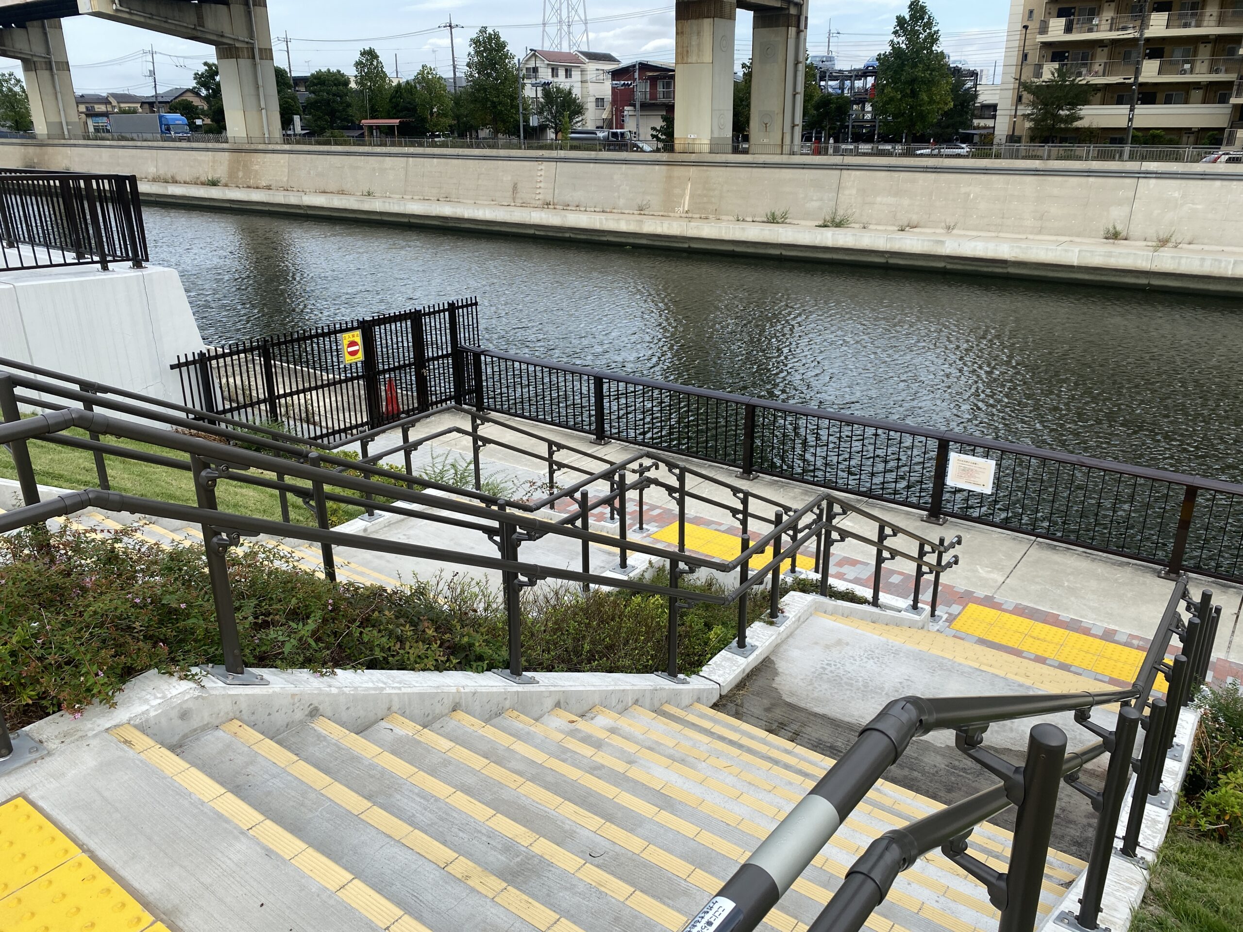 綾瀬川遊歩道 釣り